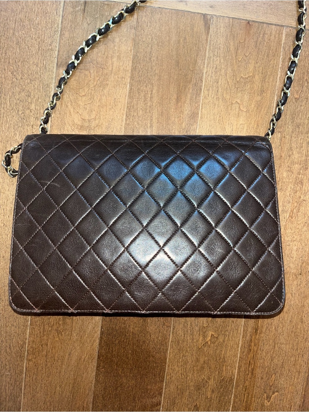 CHANEL Quilted Shoulder Bag in Dark Brown Leather with Gold Hardware - Picture 2 of 13